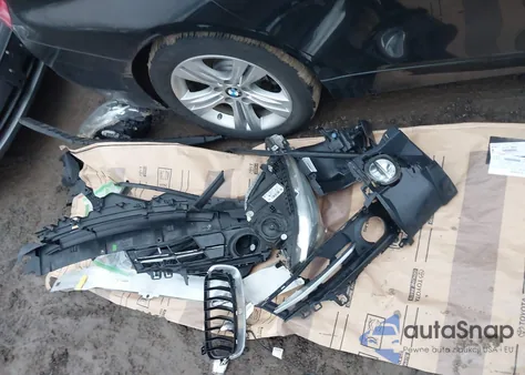 2017 BMW 330I xDrive z USA, uszkodzony, nr VIN WBA8D9G38HNU62250